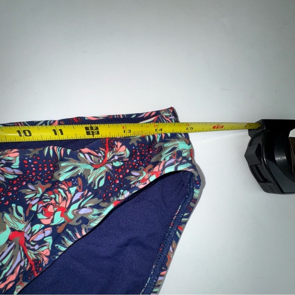 Bond Eye Two Piece Tankini Swim Top and Bottoms Size 6 - Picture 9 of 15